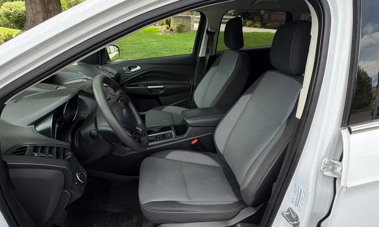 Ford Escape, front seats
