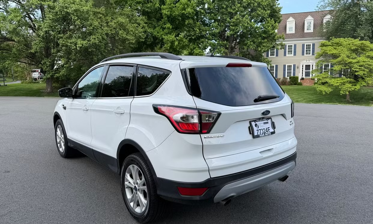Ford Escape, driver-side rear exterior